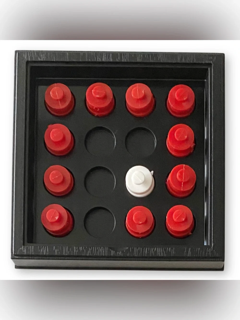Mag-Nif Vintage 1970s Count Down Travel Pocket Peg Puzzle Handheld Strategy Game